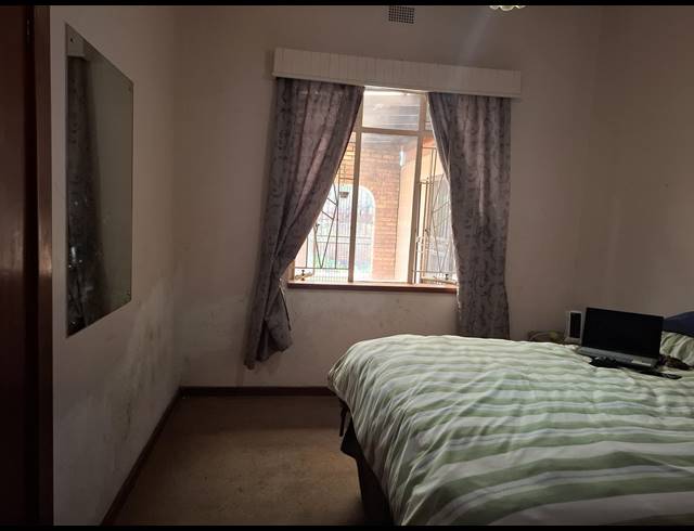 4 BEDROOM HOUSE FOR SALE IN DERSLEY